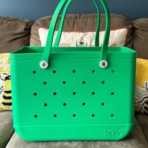 Bogg bag XL green